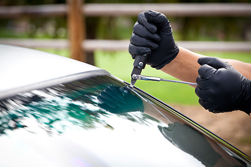 Why You Need Windscreen Replacement Before a Road Trip